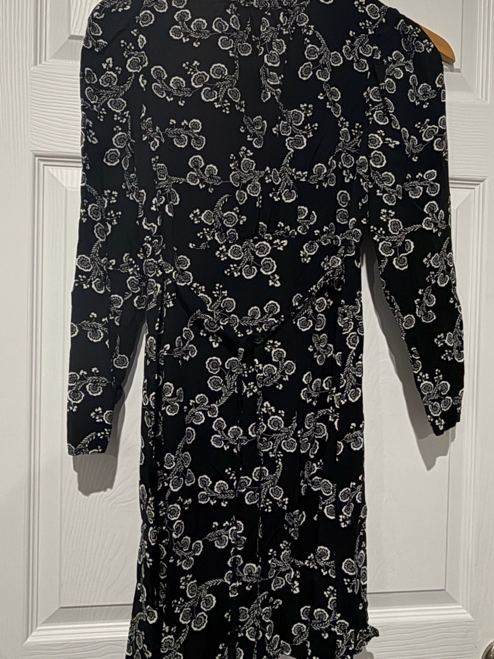 Loft 4P Black Floral Print Long Sleeve Dress